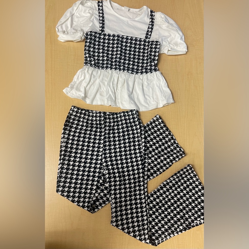 NWT Youth Girls black/white outfit top/pants never worn really comfy and cute